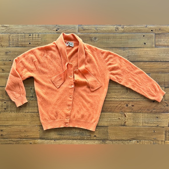 ****SOLD**** Vintage Cashmere Sweater / Pringle of Scotland - Picture 2 of 12